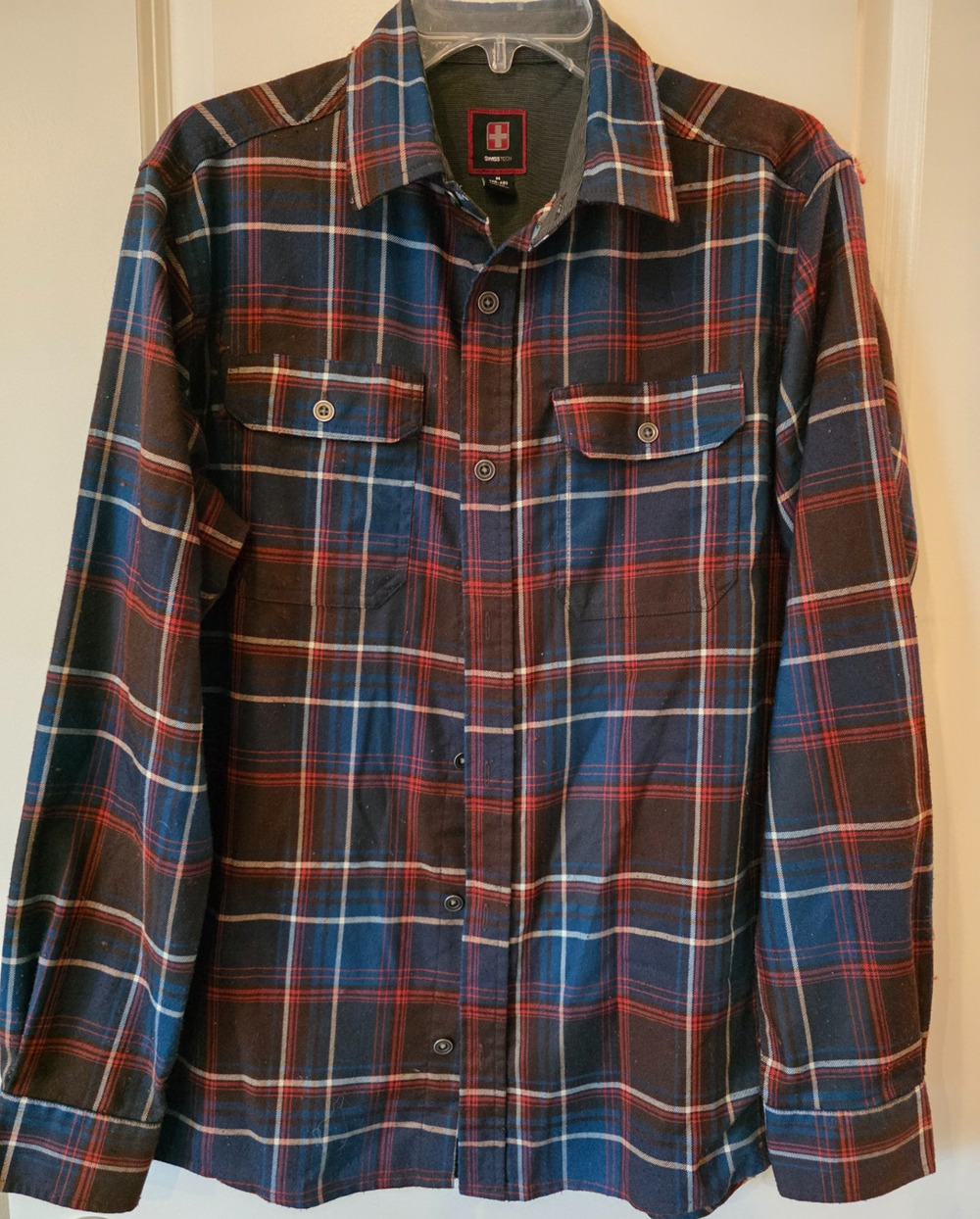 SwissTech Shirt Long Sleeve Collared Mens Medium Blue Red Plaid Flannel Workwear